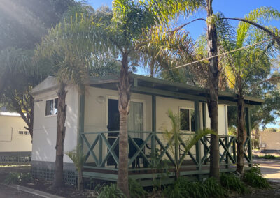 Family ensuite cabin inside Esperance Pink lake Holiday Park